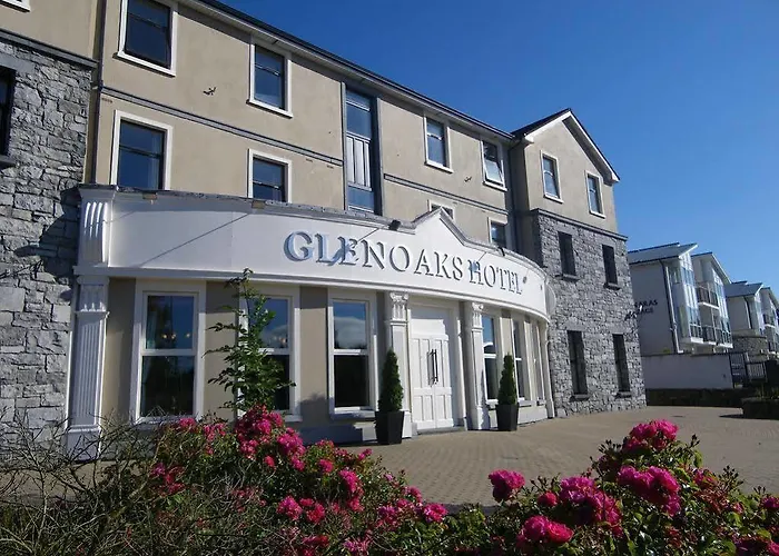 Отель Glen Oaks 2*