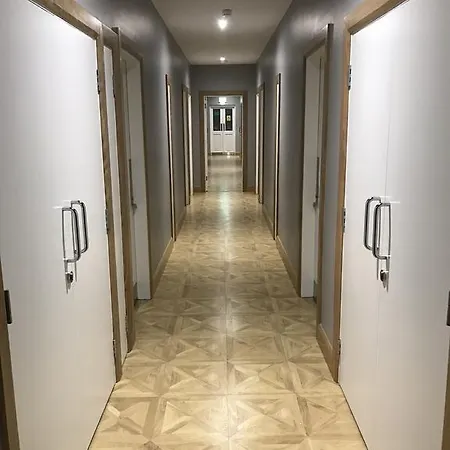 Glen Oaks Hotel 2*
