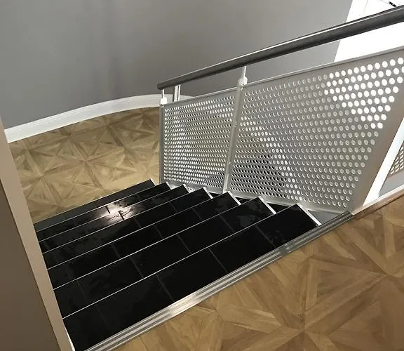 Glen Oaks Отель